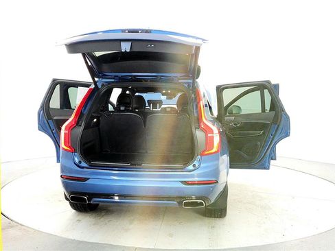 Used 2018 Volvo XC90 T8 R-Design w/ Convenience Package image 11