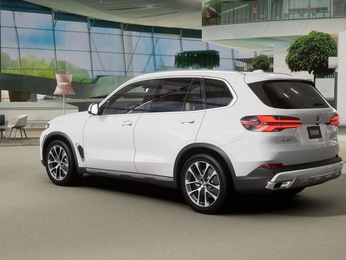 New 2026 BMW X5 xDrive40i image 2
