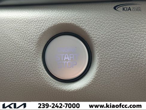 New 2025 Kia Sorento S w/ Panoramic Sunroof Package image 30