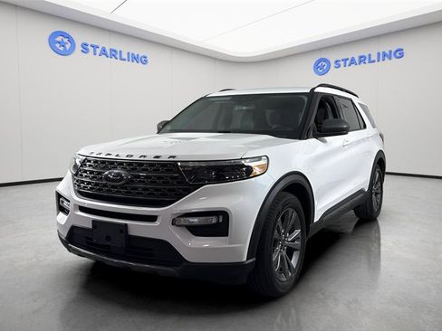 Used 2021 Ford Explorer XLT w/ Equipment Group 202A image 16