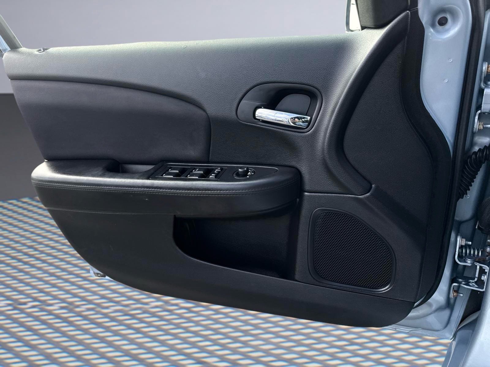 Used 2013 Chrysler 200 Touring FWD image 16