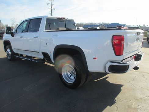 Certified 2024 Chevrolet Silverado 3500 High Country w/ High Country Premium Package image 9