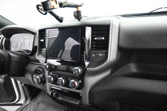 Used 2024 RAM 3500 Tradesman w/ Chrome Appearance Group AWD/4WD image 17