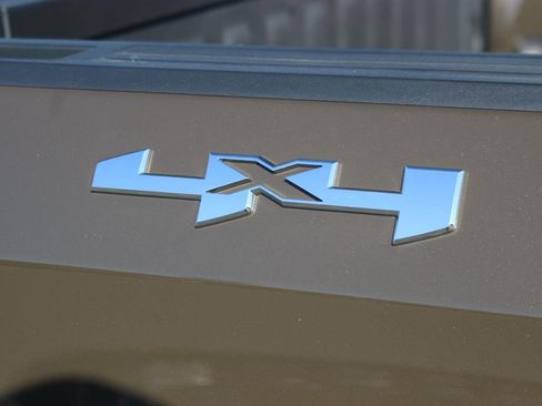 Used 2023 GMC Sierra 1500 Elevation AWD/4WD image 11