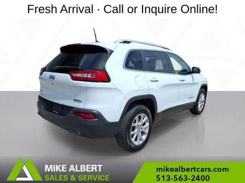 Used 2016 Jeep Cherokee Latitude w/ Comfort/Convenience Group AWD/4WD image 7