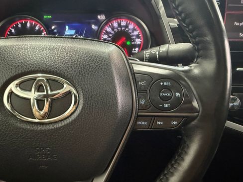 Used 2022 Toyota Camry XSE image 28