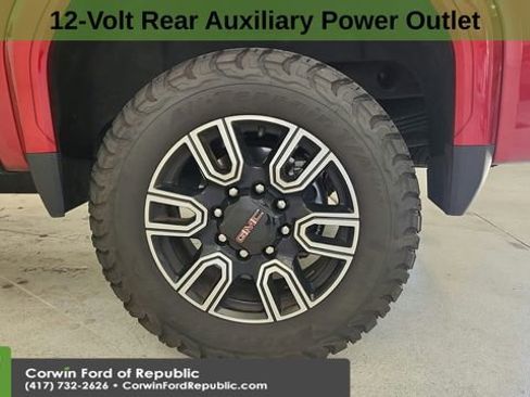 Used 2022 GMC Sierra 2500 AT4 w/ AT4 Premium Plus Package image 28