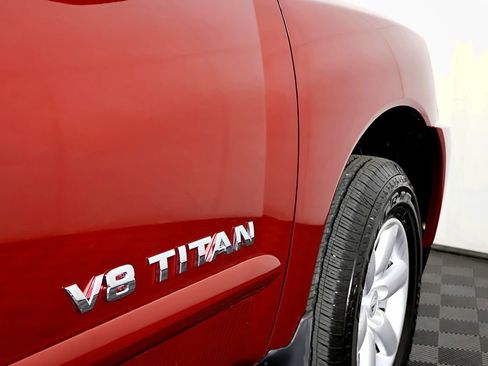 Used 2015 Nissan Titan SV image 18