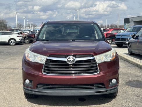 Used 2014 Toyota Highlander XLE image 2