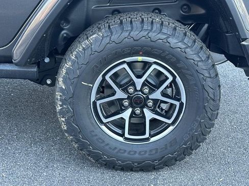 New 2026 Jeep Wrangler Unlimited Rubicon w/ Safety Group image 18