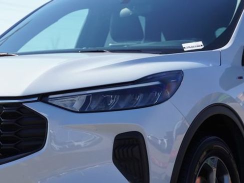 Used 2025 Ford Escape ST-Line AWD/4WD image 4