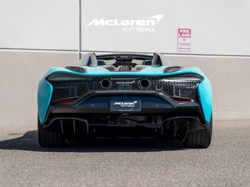 Used 2025 McLaren Artura image 6