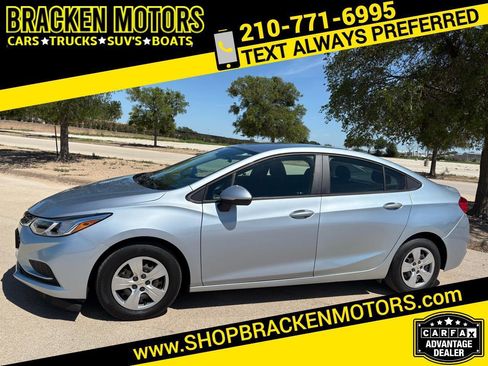 Used 2017 Chevrolet Cruze LS FWD image 1