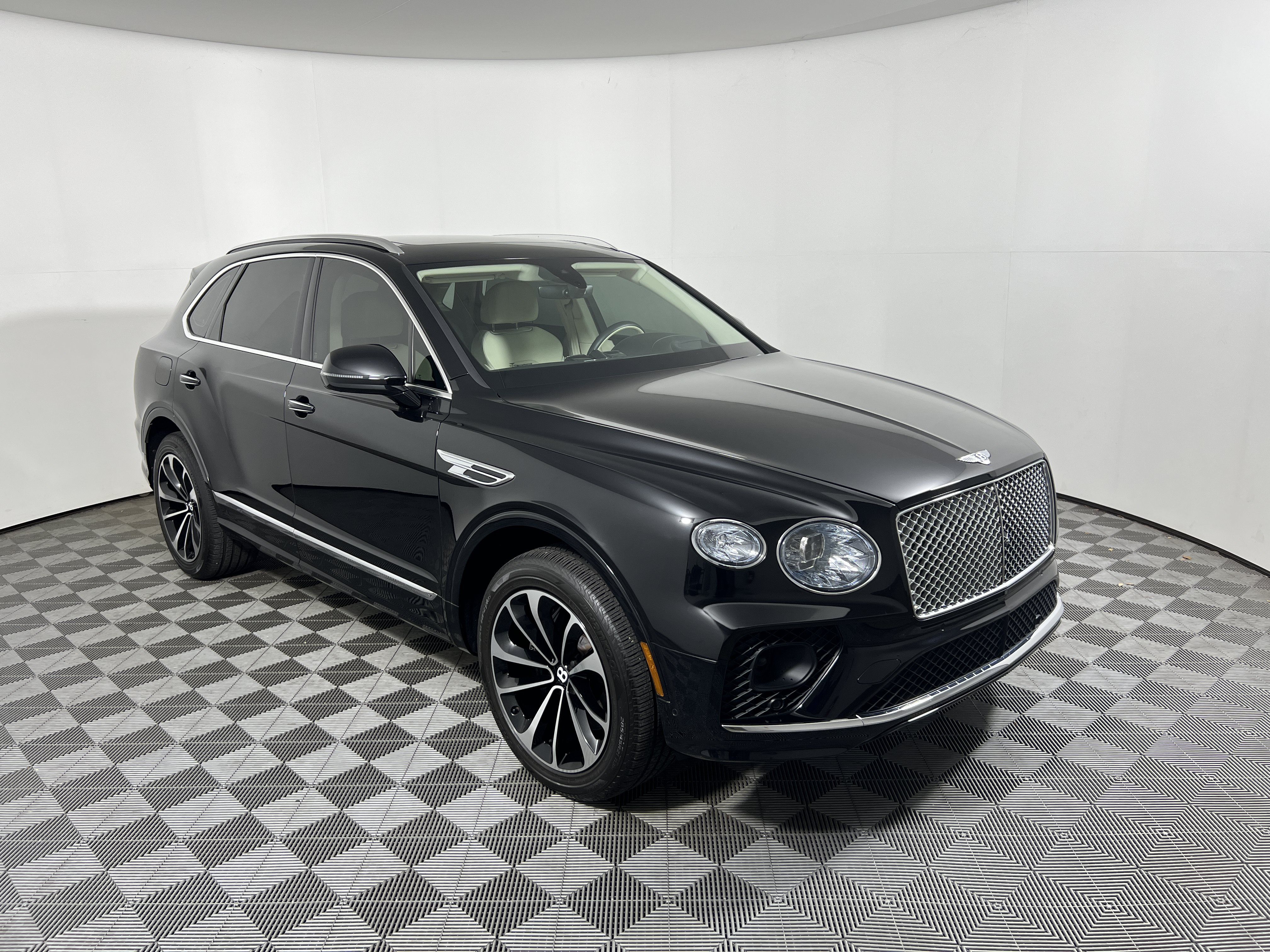 Used 2021 Bentley Bentayga AWD/4WD image 7