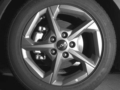 Used 2025 Kia K4 FWD image 12
