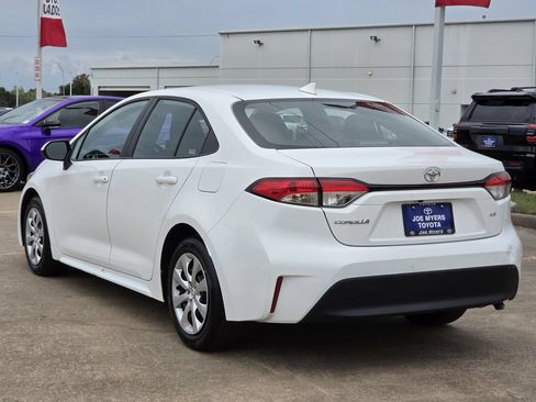 Used 2025 Toyota Corolla LE FWD image 7