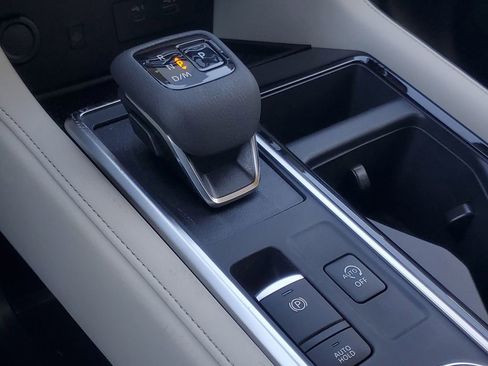 New 2025 Nissan Pathfinder SL image 25