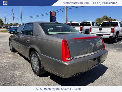 Used 2011 Cadillac DTS Premium image 6