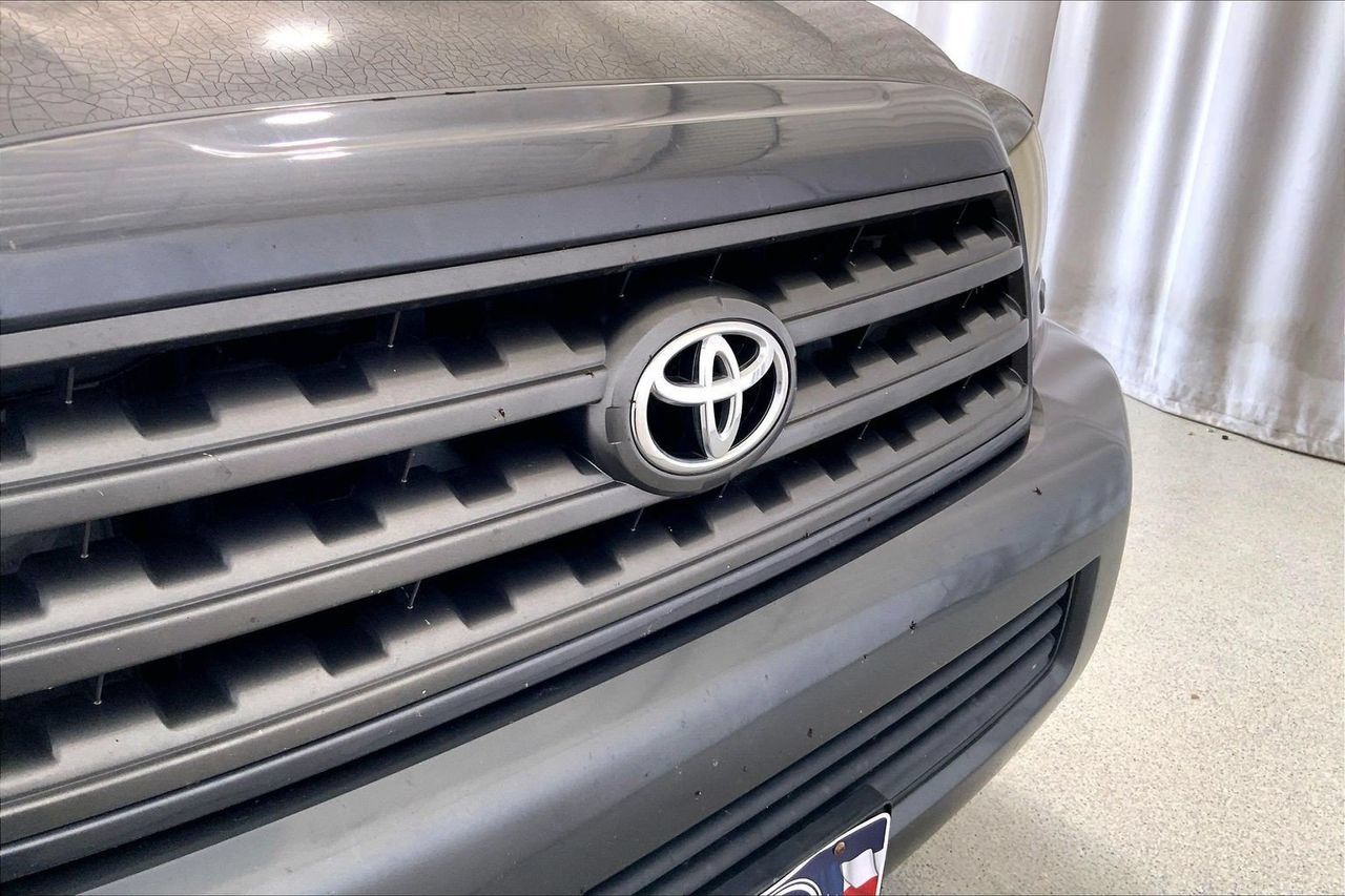 Used 2016 Toyota Sequoia Limited w/ Safety & Convenience Package RWD image 7