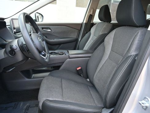 Used 2021 Nissan Rogue SV image 14