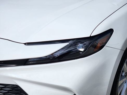 Used 2025 Toyota Camry LE image 9