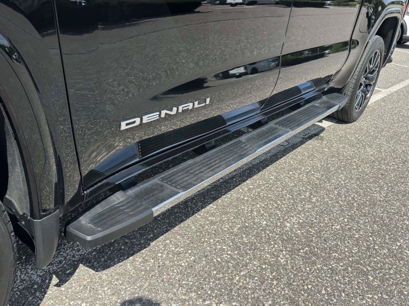 Used 2024 GMC Sierra 1500 Denali w/ Technology Package AWD/4WD image 15