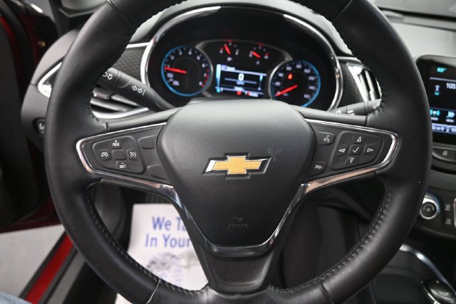 Used 2017 Chevrolet Malibu LT FWD image 25