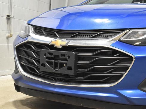 Used 2019 Chevrolet Cruze LT image 31