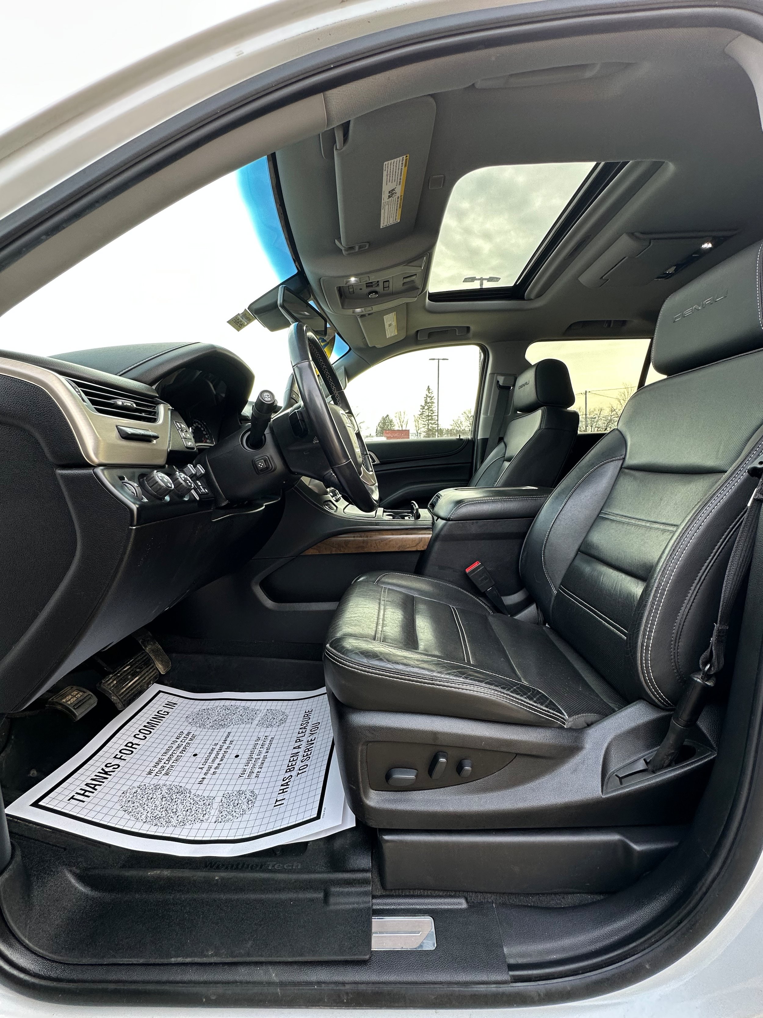 Used 2019 GMC Yukon Denali w/ Denali Ultimate Package AWD/4WD image 9
