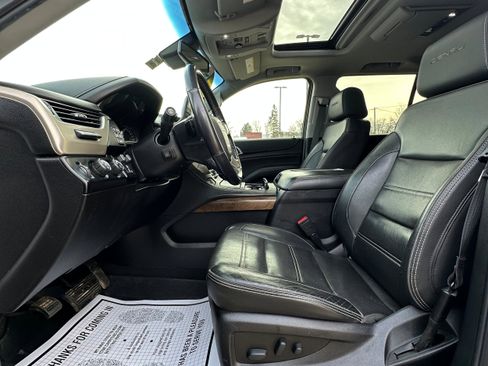 Used 2019 GMC Yukon Denali w/ Denali Ultimate Package AWD/4WD image 9