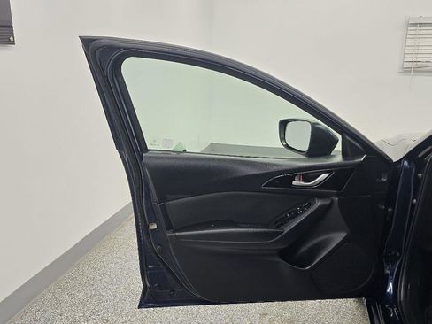Used 2016 MAZDA MAZDA3 i Sport FWD image 26