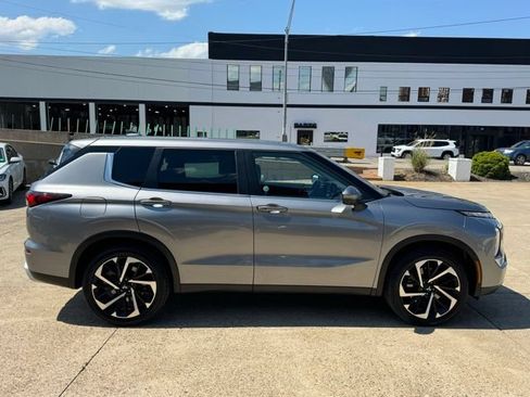 Used 2022 Mitsubishi Outlander SE AWD/4WD image 7