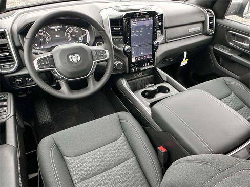 New 2026 RAM 1500 4x4 Crew Cab image 8