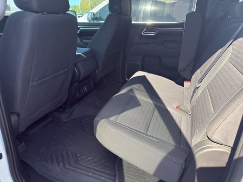 Used 2022 Chevrolet Silverado 1500 LT image 9