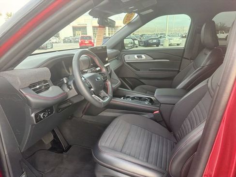 Used 2025 Ford Explorer ST-Line w/ ST-Line Street Pack AWD/4WD image 26