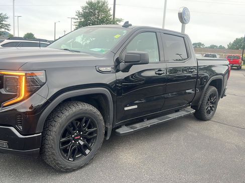 Used 2024 GMC Sierra 1500 Elevation AWD/4WD image 12