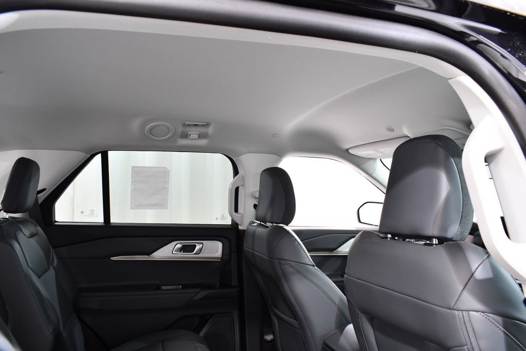 New 2026 Ford Explorer Active w/ Active Comfort Package AWD/4WD image 18