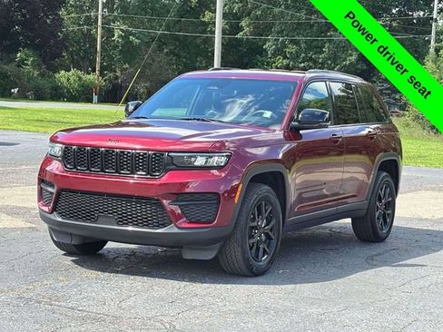 Used 2024 Jeep Grand Cherokee Altitude AWD/4WD image 30