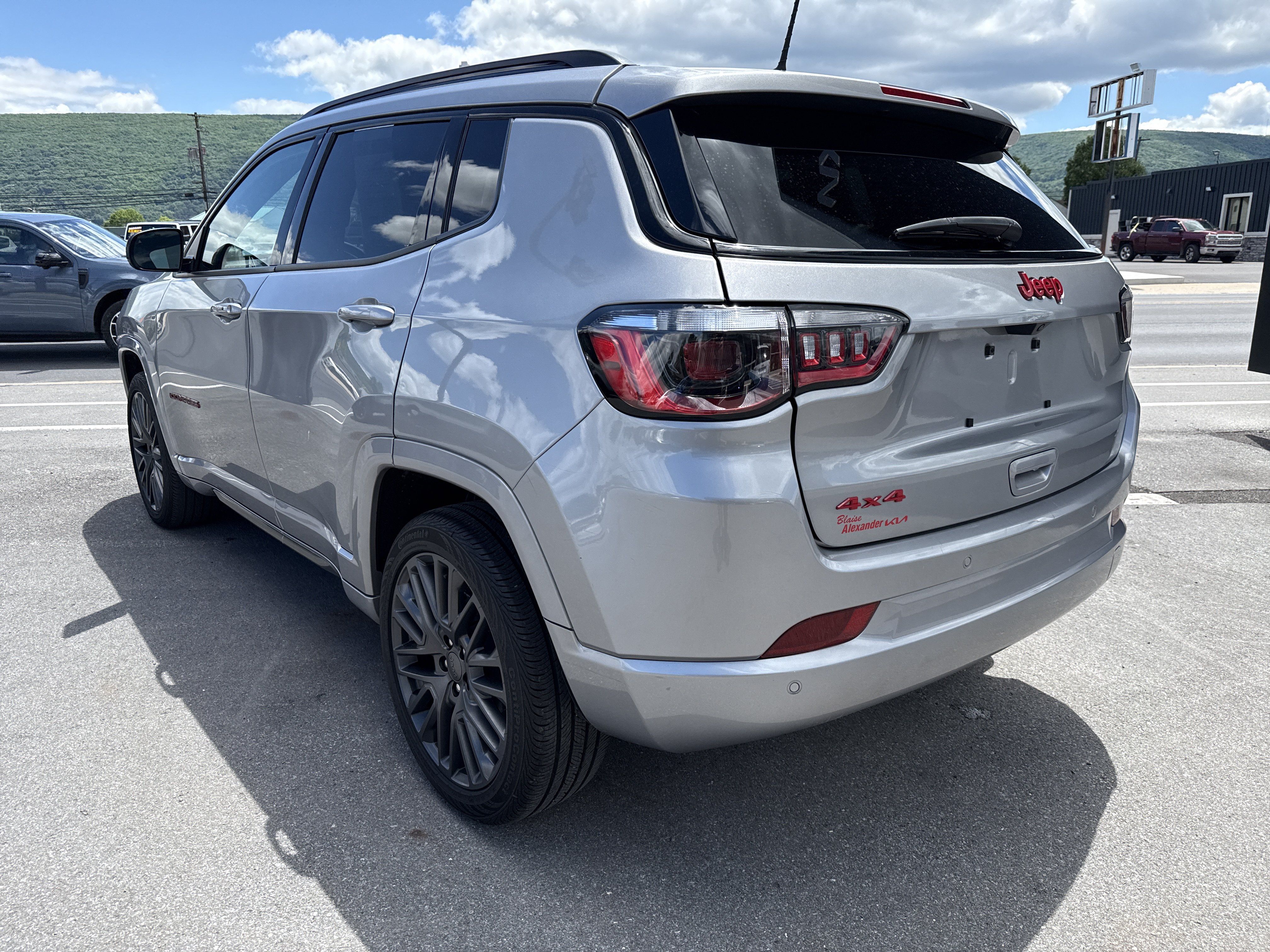 Used 2023 Jeep Compass Limited AWD/4WD image 6