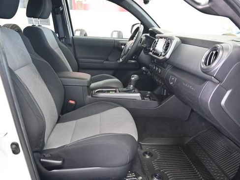 Used 2023 Toyota Tacoma TRD Off-Road AWD/4WD image 12