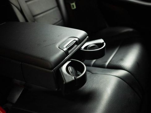 Used 2015 Mercedes-Benz C 300 4MATIC Sedan image 16