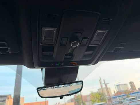 Used 2025 GMC Yukon XL AT4 w/ AT4 Premium Package AWD/4WD image 23