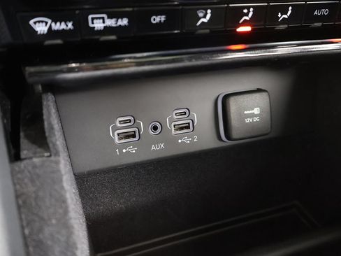 Used 2022 Jeep Grand Cherokee Limited AWD/4WD image 58