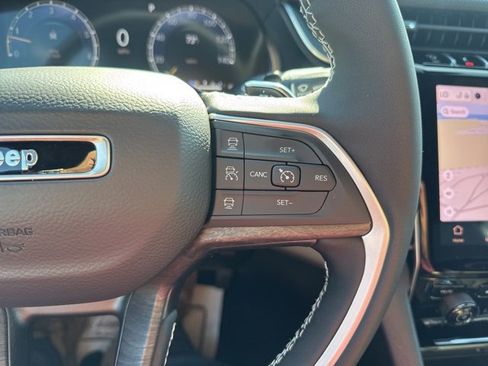 New 2025 Jeep Grand Cherokee L Limited w/ Trailer Tow Package image 24