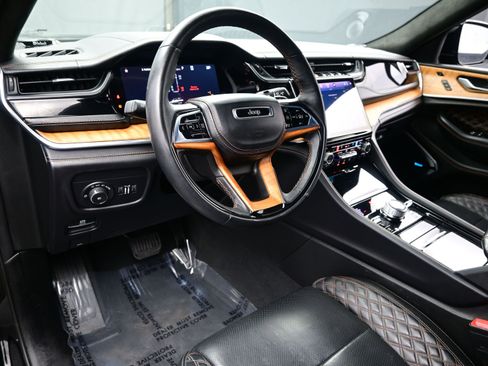 Used 2025 Jeep Grand Cherokee L Summit image 13