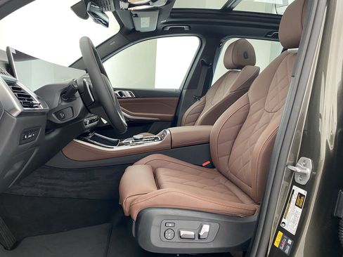 Used 2026 BMW X5 xDrive50e w/ Premium Package image 4