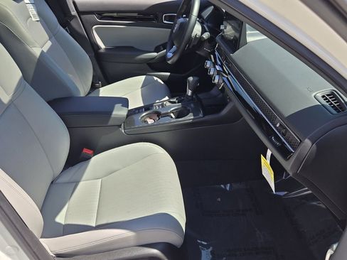 Certified 2025 Honda Civic Sport image 17