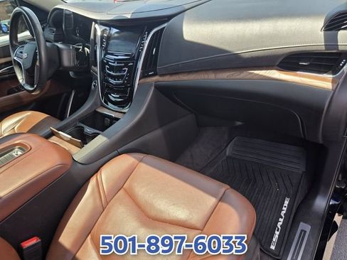 Used 2020 Cadillac Escalade Luxury AWD/4WD image 10