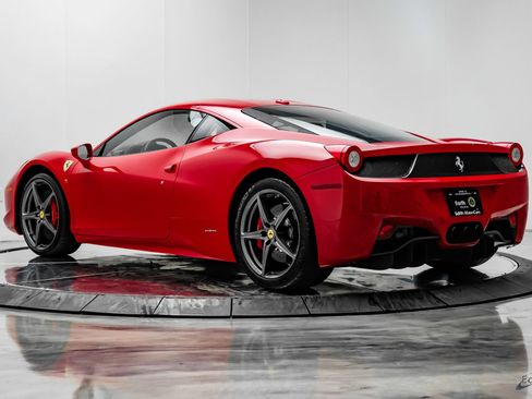 Used 2015 Ferrari 458 Italia Coupe RWD image 12