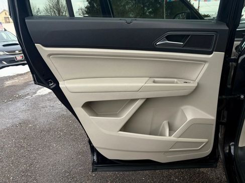 Used 2019 Volkswagen Atlas SE w/ Panoramic Sunroof Package image 11